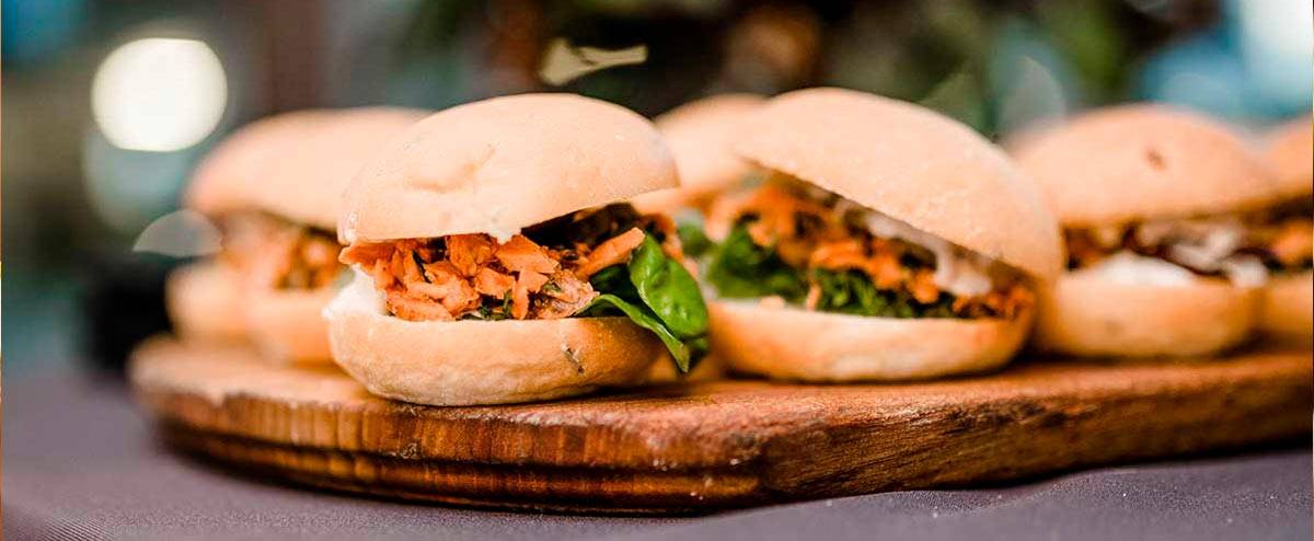 Hamburguesas & 10 Friends The Lounge Marbella 1 image-
